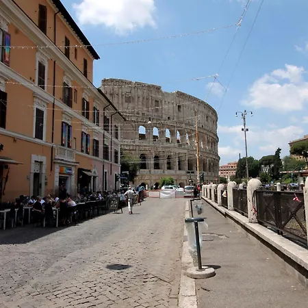 Apartamento Walk To The Colosseum From Your Family Roma